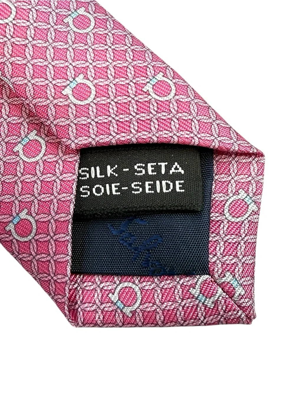 Salvatore Ferragamo 100% Silk Pink Gancini Tie Made in Italy Power Dressing